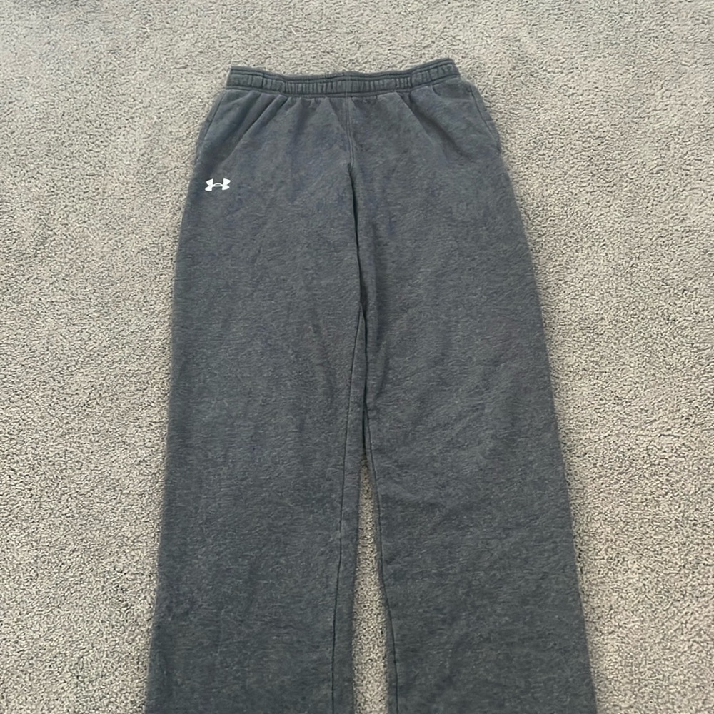 Under Armour Gray Sweatpants with Comfy Fleece Inside Youth Large